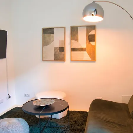 Di Lou Apartman Como