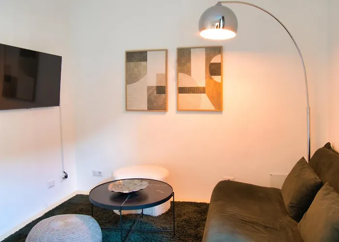 Di Lou Apartman Como