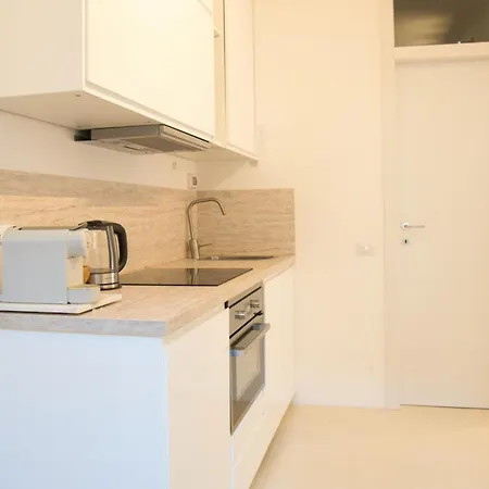 Studio Di Lou - With Separate Living Room & Garage Appartement