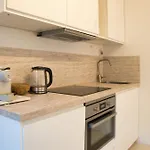 Di Lou Apartamento Como